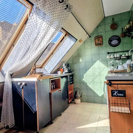 Maisonette 73 *
